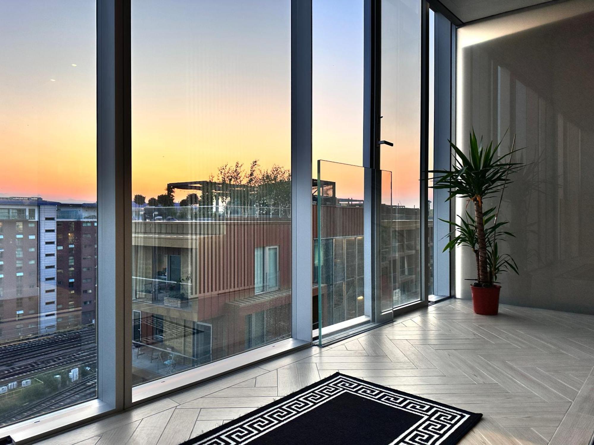 Battersea Power Station - Winter Garden Balcony & 1Gb Wifi - Luxurylondonstays ภายนอก รูปภาพ