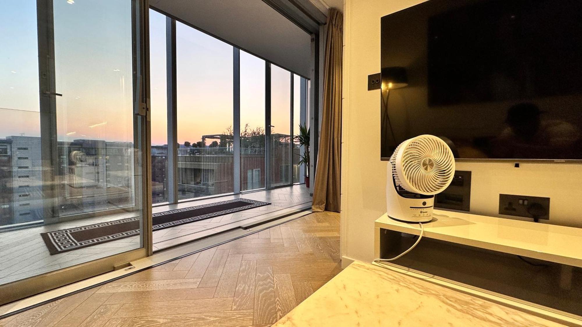 Battersea Power Station - Winter Garden Balcony & 1Gb Wifi - Luxurylondonstays ภายนอก รูปภาพ